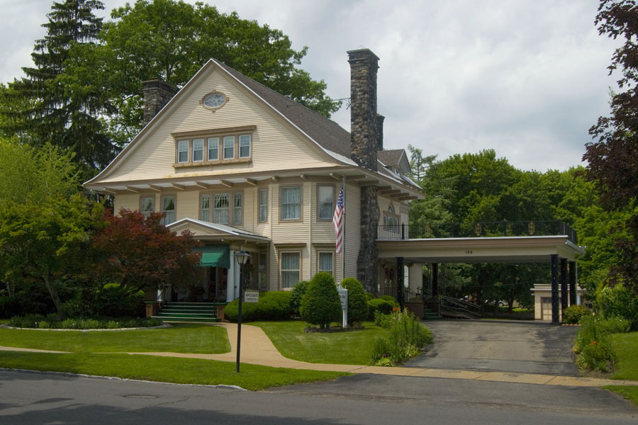Applegate-Day & Enea Family Funeral Home