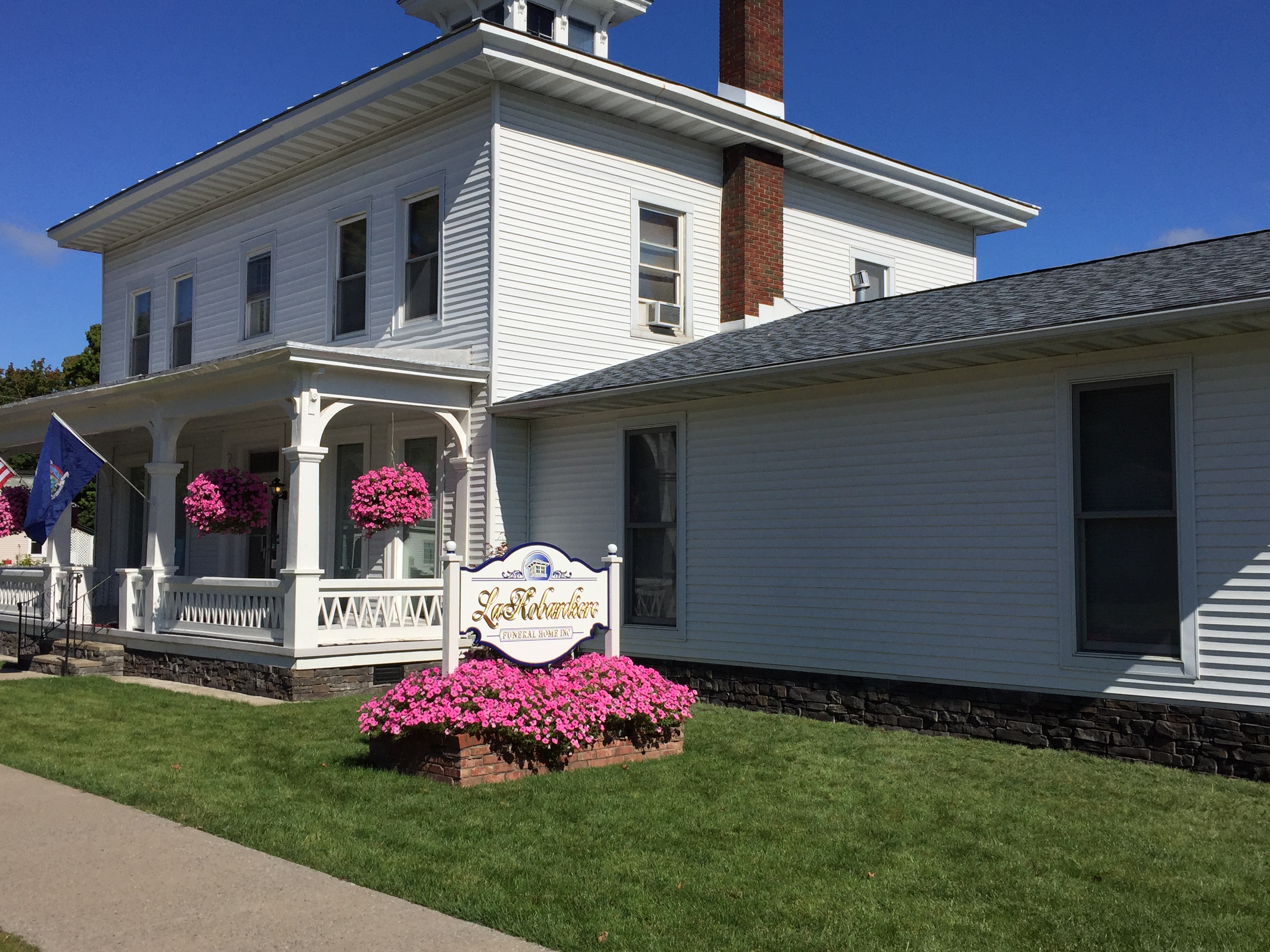 LaRobardiere Funeral Home, Inc.